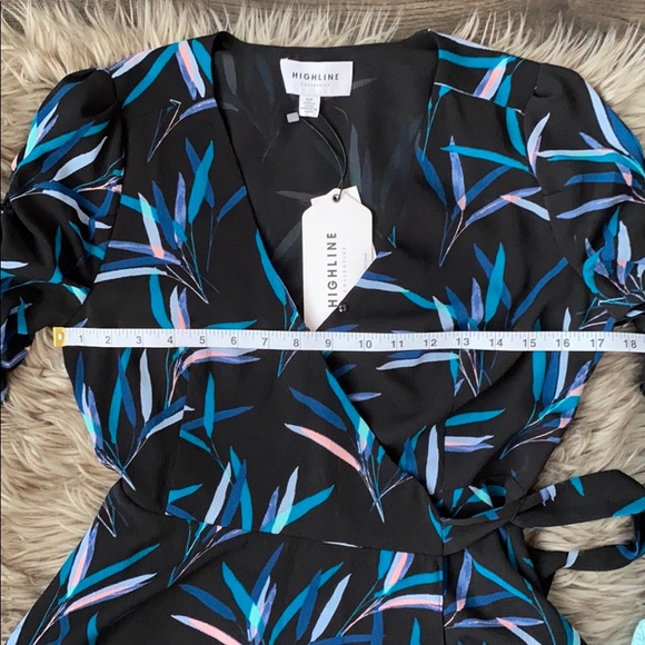 Highline Collective wrap dress - Picture 5 of 5